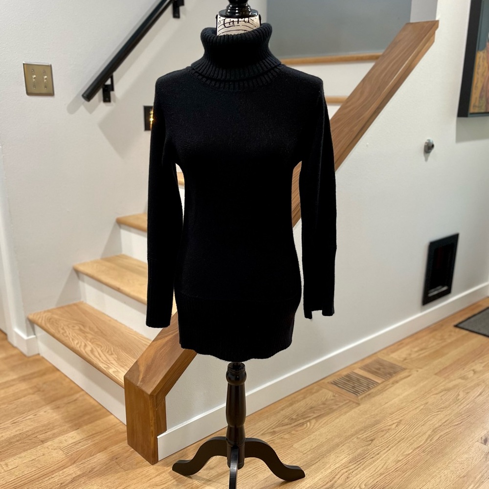 Super cute INC longer sweater